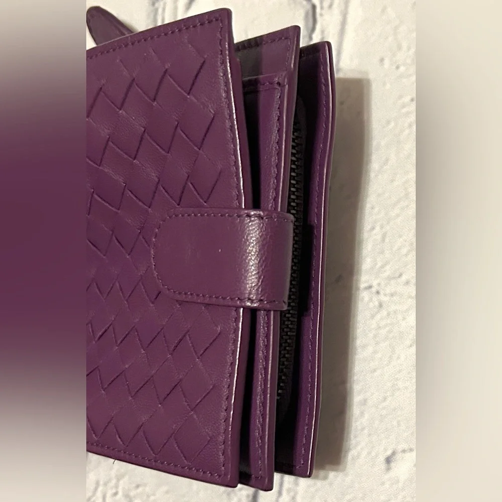 Like New Purple Bottega Veneta Intrecciato Leather Compact Wallet With Box - Picture 8 of 16